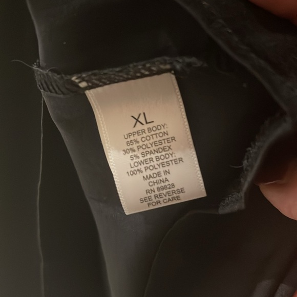 NWOT/LOGO by Lori Goldstein Black Long sleeved Dress w/pockets & Chiffon Hem - Picture 9 of 10